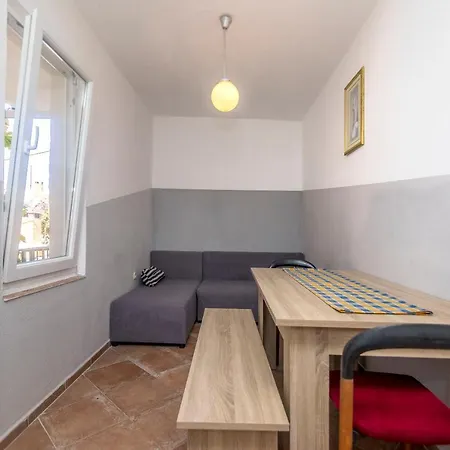 House Pelegrin Semesterbostad *